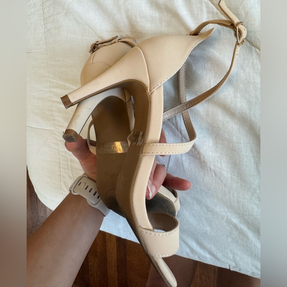 Beautiful Nude Crisscross Ankle Strap Elegant Soft Heels - Picture 4 of 8